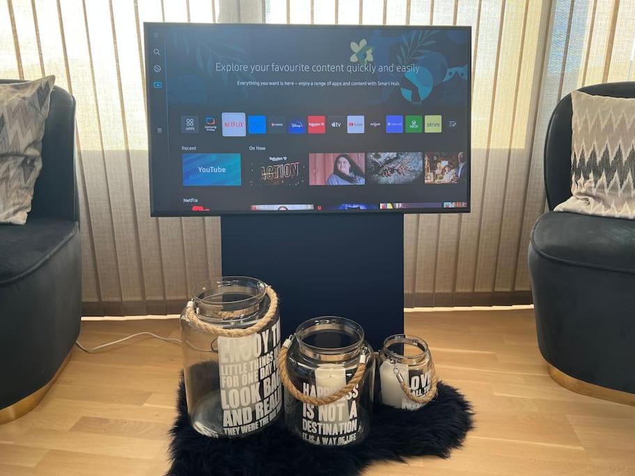 Attraktiv & Smart Funkishytte Pa Nes Strandhager. Arnes  Luaran gambar