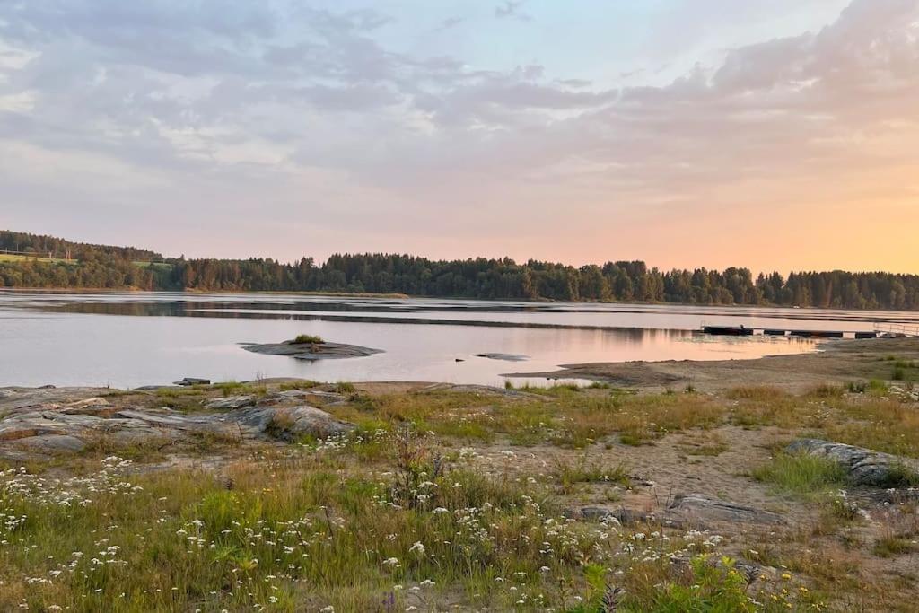 Attraktiv & Smart Funkishytte Pa Nes Strandhager. Arnes  Luaran gambar