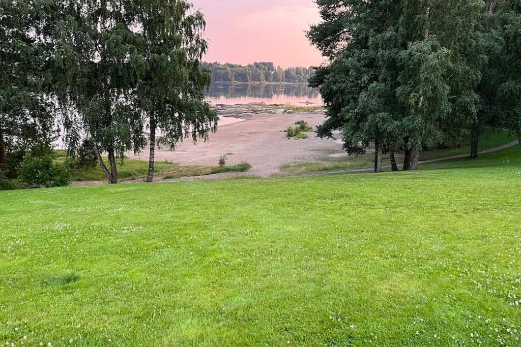 Attraktiv & Smart Funkishytte Pa Nes Strandhager. Arnes  Luaran gambar